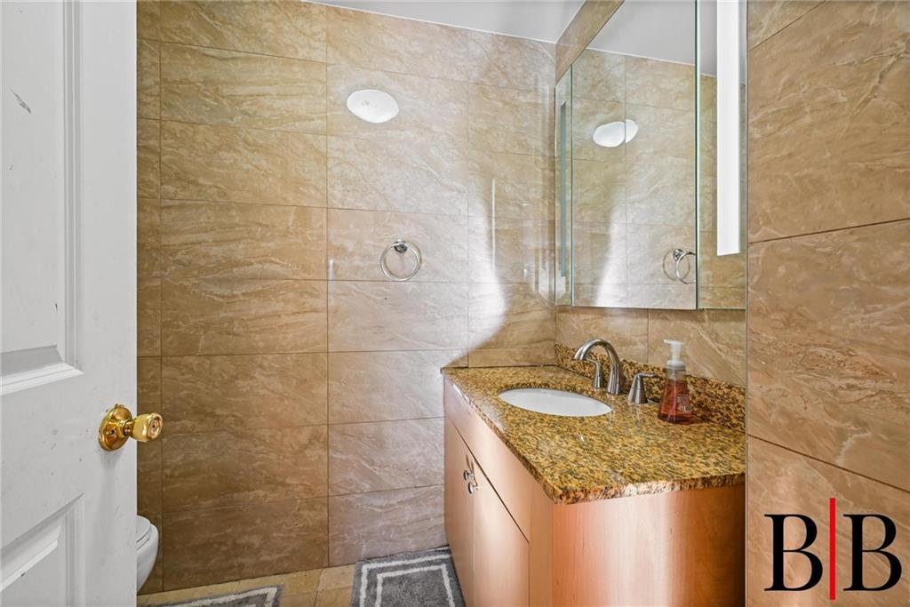 1513 Royce Street 3K Image 4