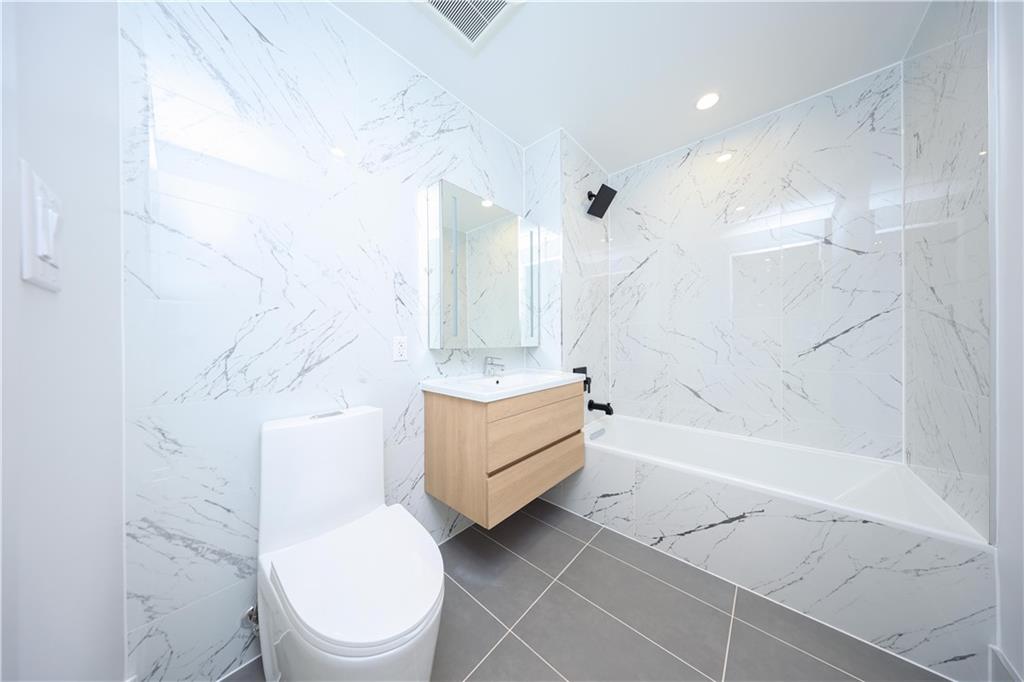 150-02 Northern Boulevard 6H, Flushing, New York, 11354 image 12