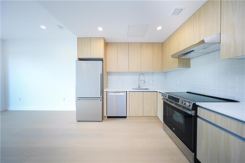 150-02 Northern Boulevard 6D Image 5