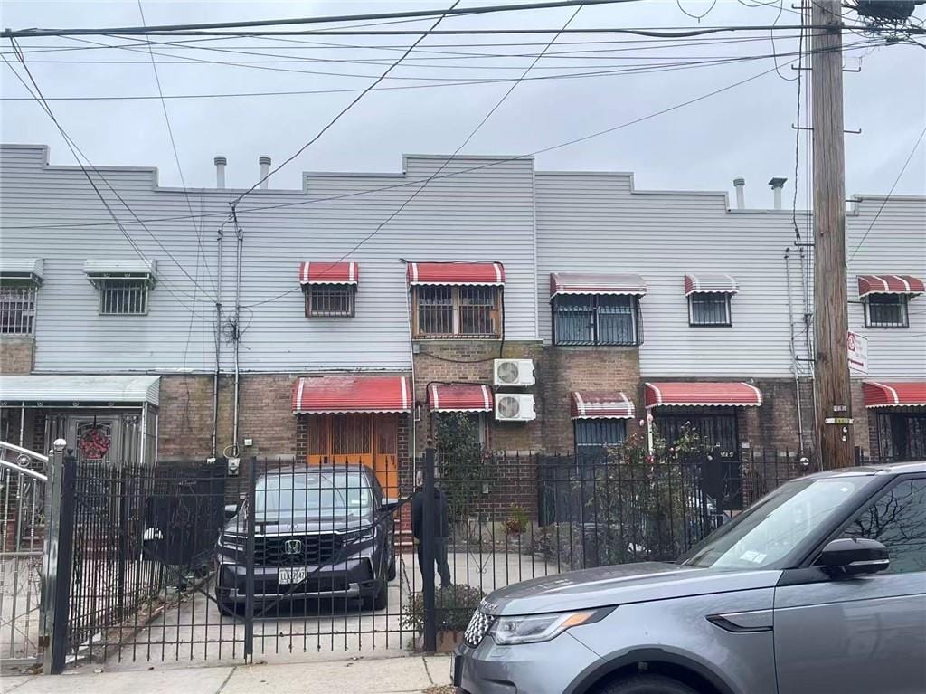 2856 West 30th Street Image 3