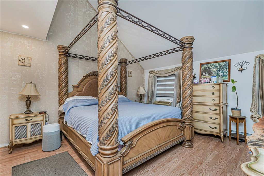 121 Clark Lane, Staten  Island, New York, 10304 image 9