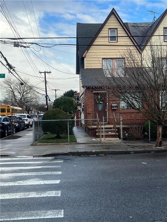 1511 East 51st Street Image 3