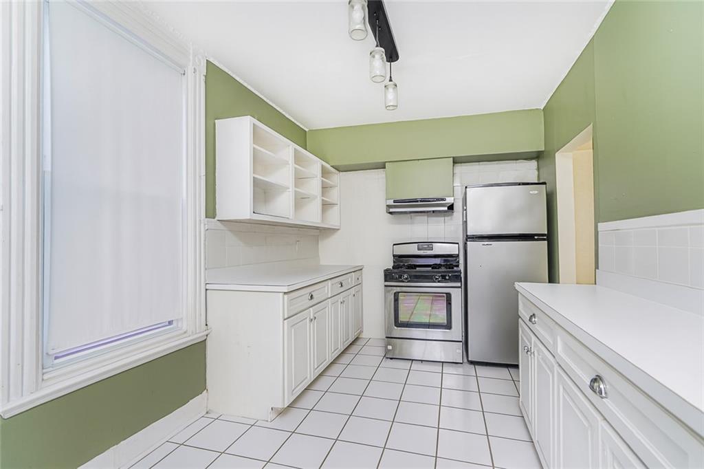 688 East 4th Street, Brooklyn, New York, 11218 image 15