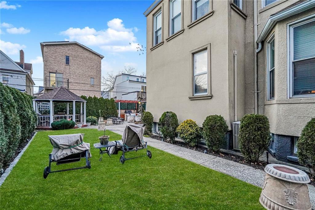 688 East 4th Street, Brooklyn, New York, 11218 image 27