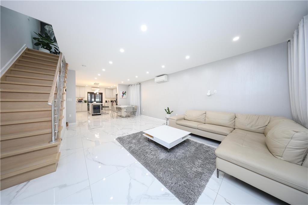 2295 East 26th Street Image 4