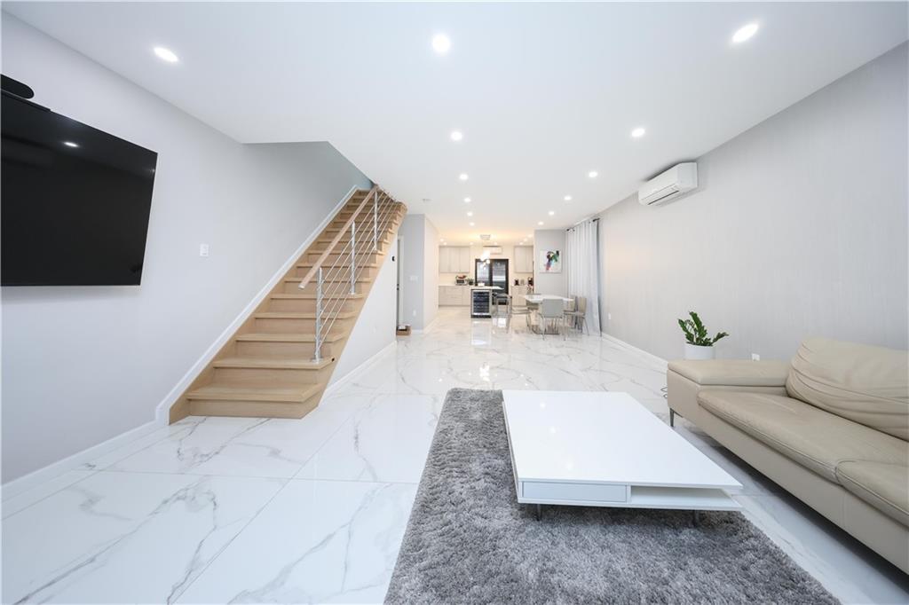 2295 East 26th Street Image 5