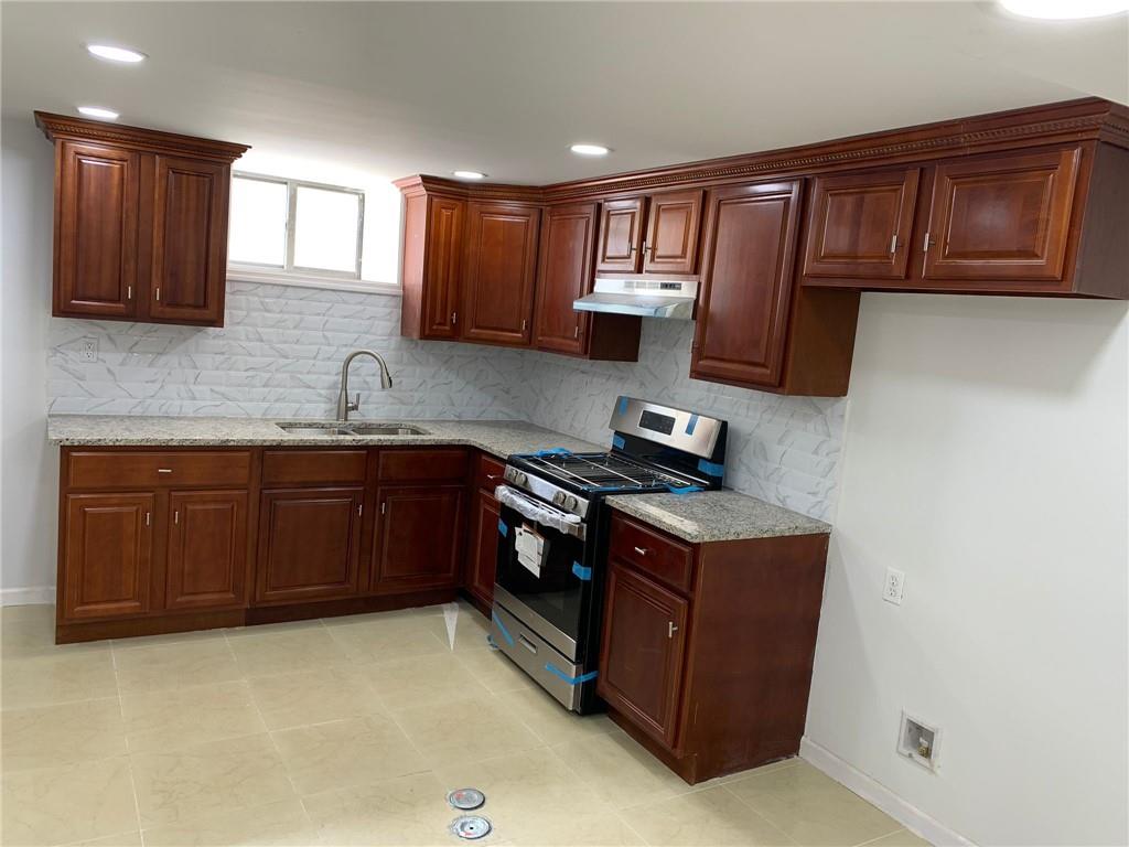 902 East 12th Street Image 4