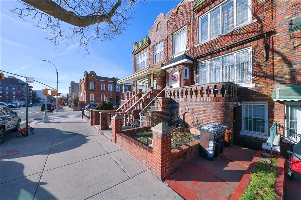 251 Avenue P Image 2