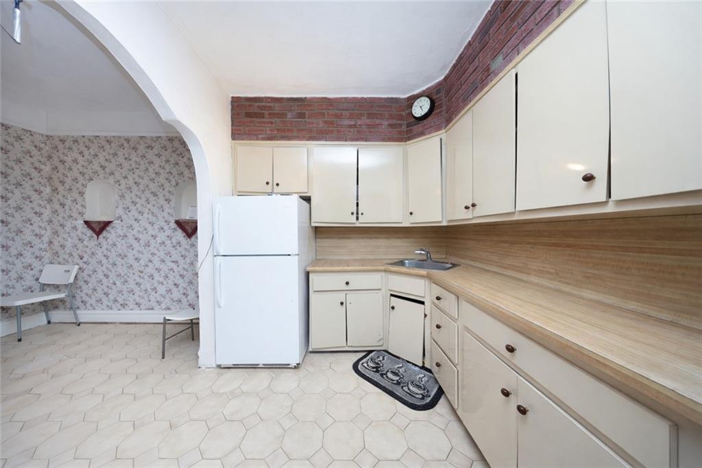 251 Avenue P, Brooklyn, New York, 11204 image 13