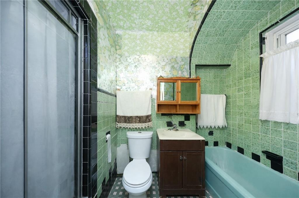 251 Avenue P, Brooklyn, New York, 11204 image 19