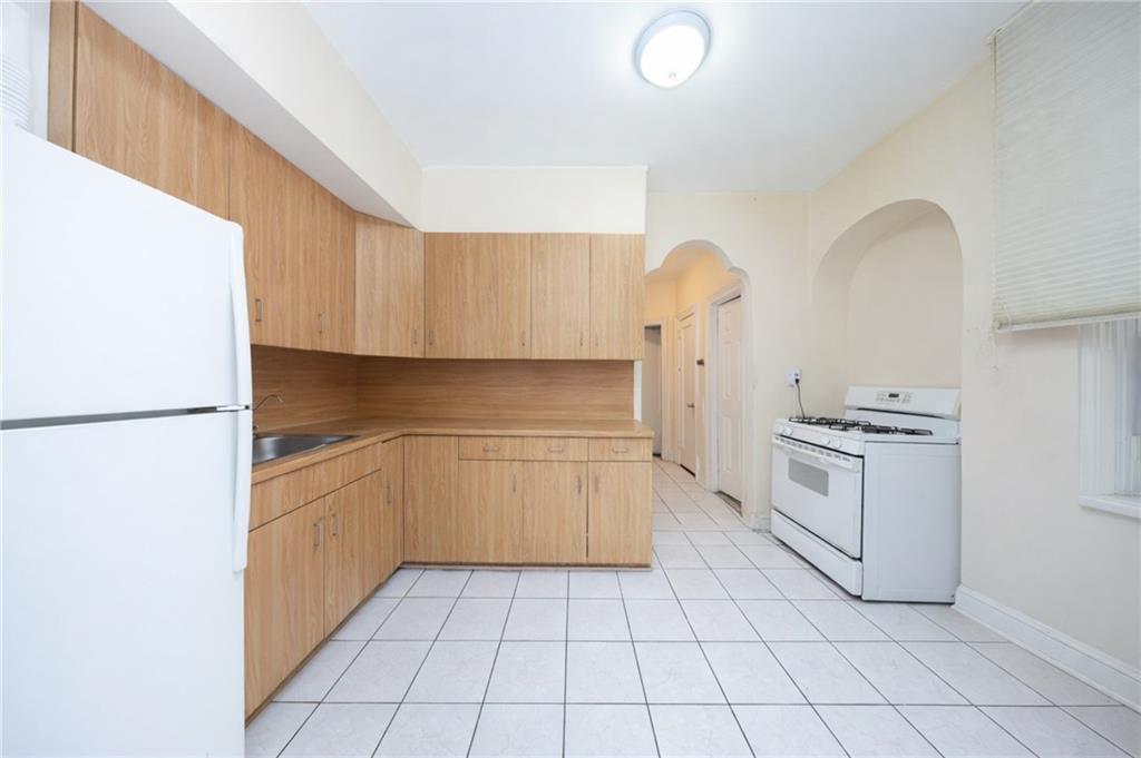 251 Avenue P, Brooklyn, New York, 11204 image 26