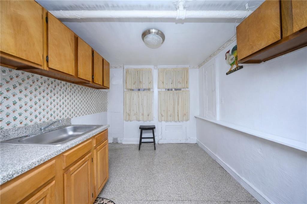 251 Avenue P, Brooklyn, New York, 11204 image 35