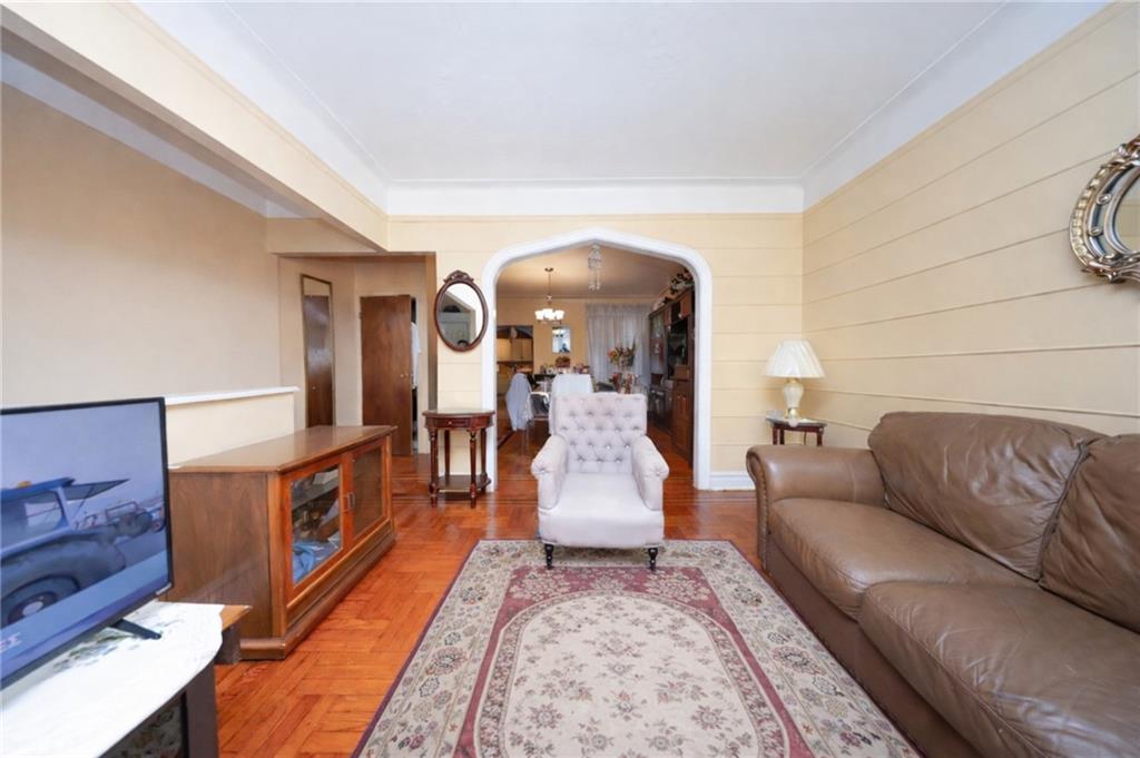 251 Avenue P Image 5