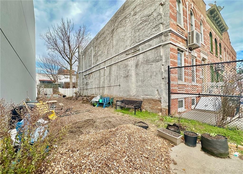 1709 Park Place Image 4