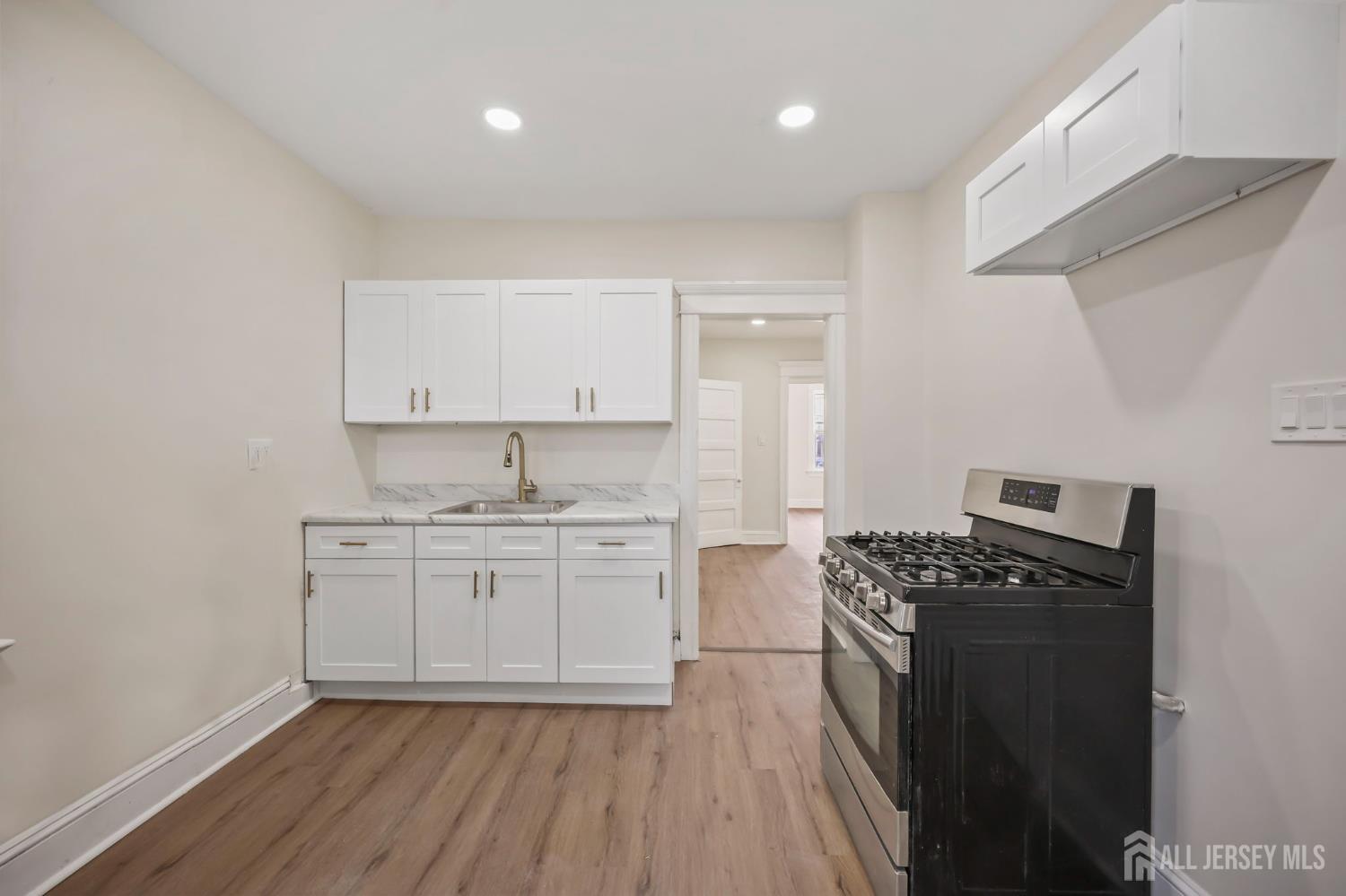 264 Barclay Street, Perth Amboy, NJ, 08861 image 28