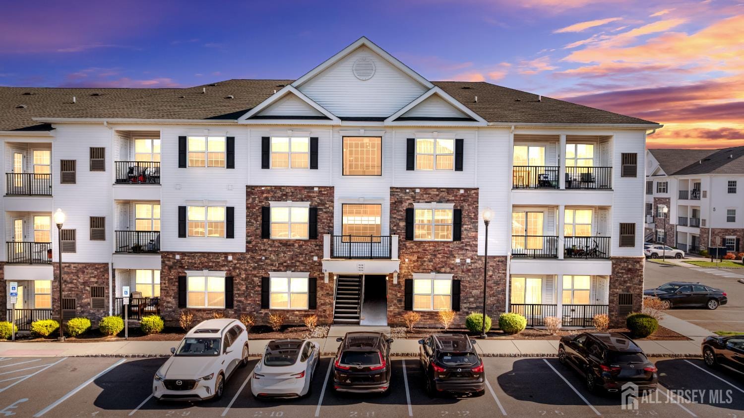 718 Stiller Lane Image 1