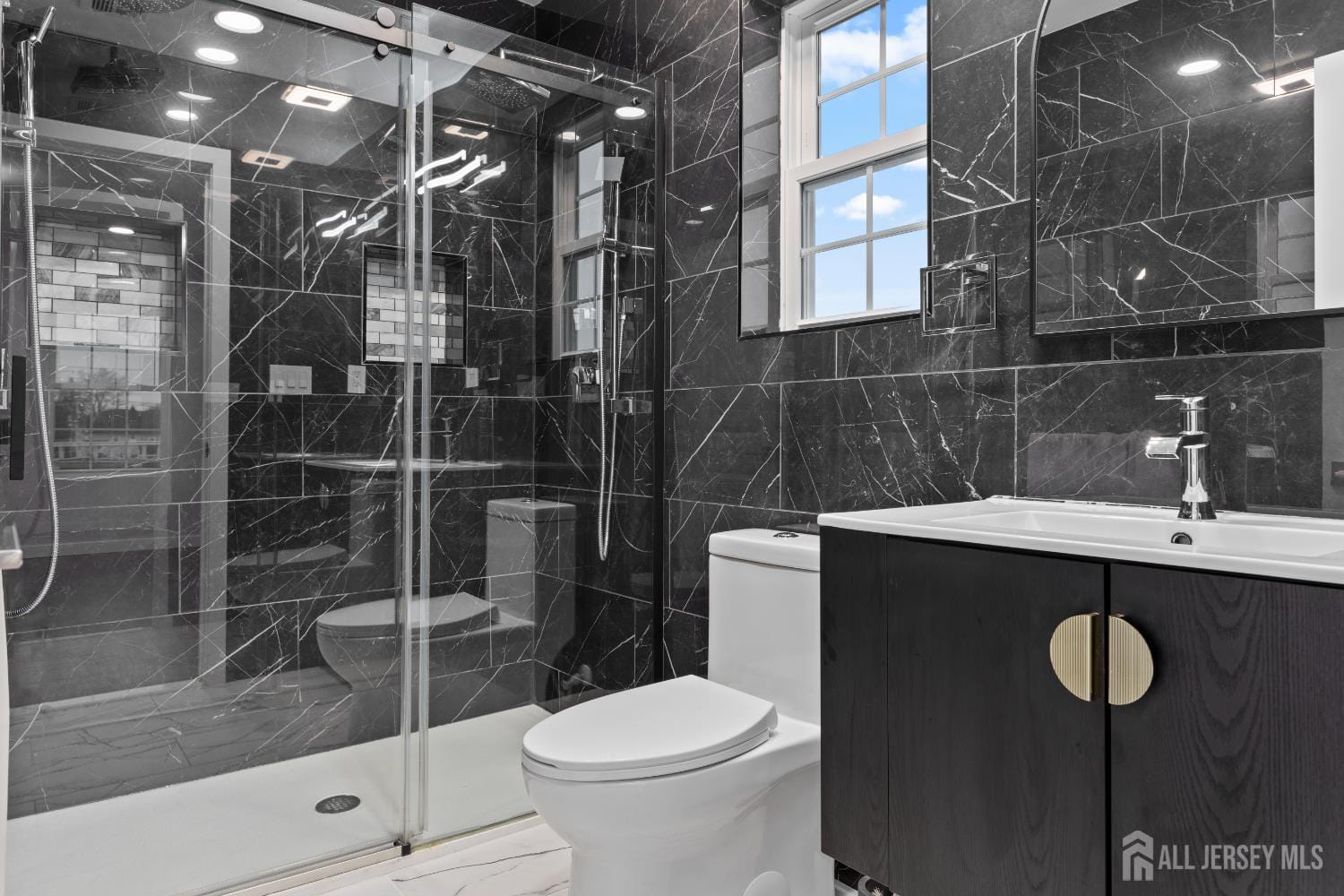 33 McAuliffe Drive, North Brunswick, NJ, 08902 image 20