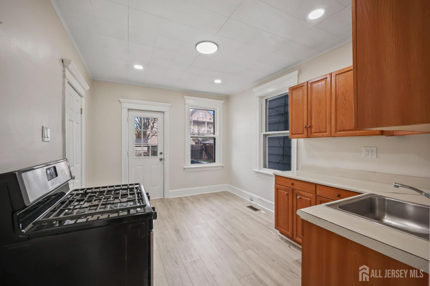 264 Barclay Street, Perth Amboy, NJ, 08861 image 12