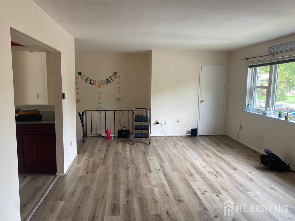 182 Evergreen Road 1B Image 3