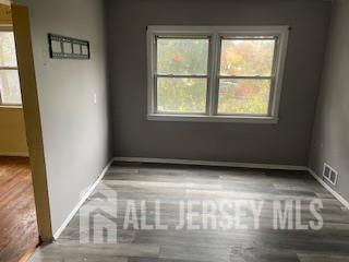 6 Gates Avenue Image 3