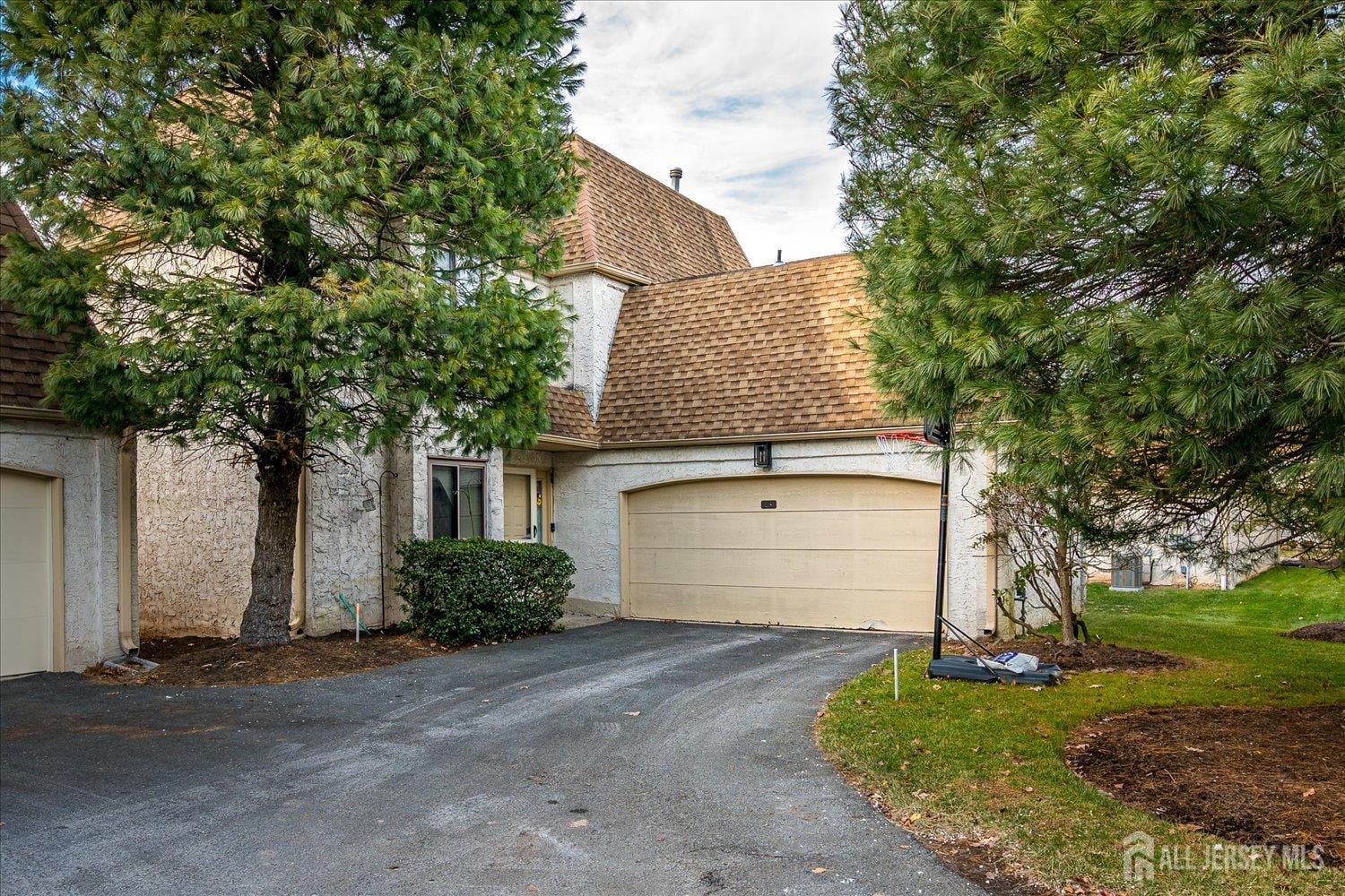 28 Nicole Terrace Image 3