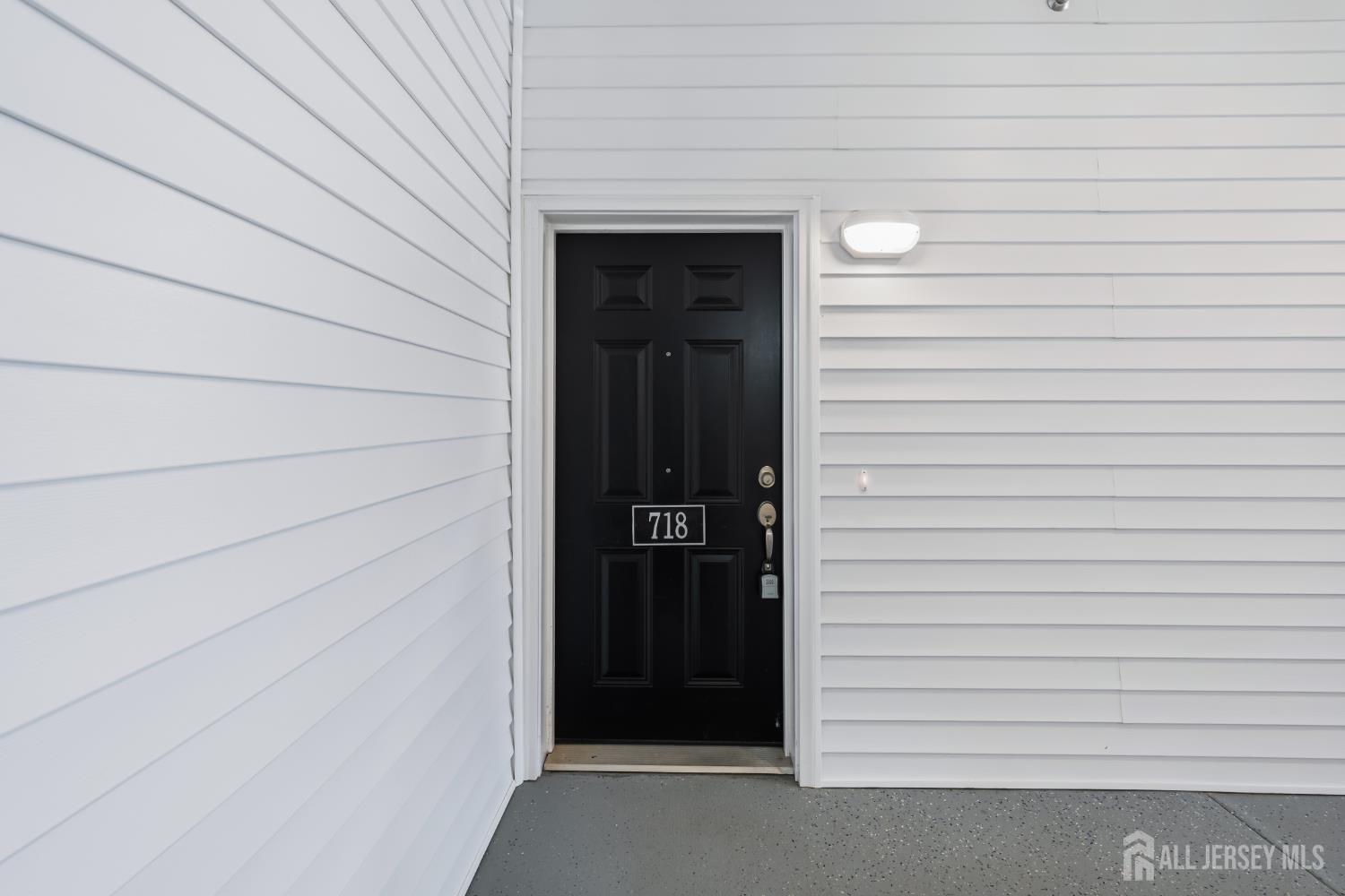 718 Stiller Lane Image 2