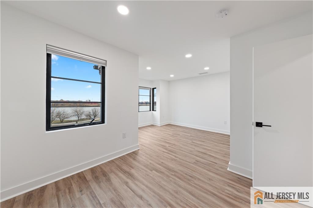 2 Harbor Front Plaza, Elizabeth, NJ, 07206 image 18