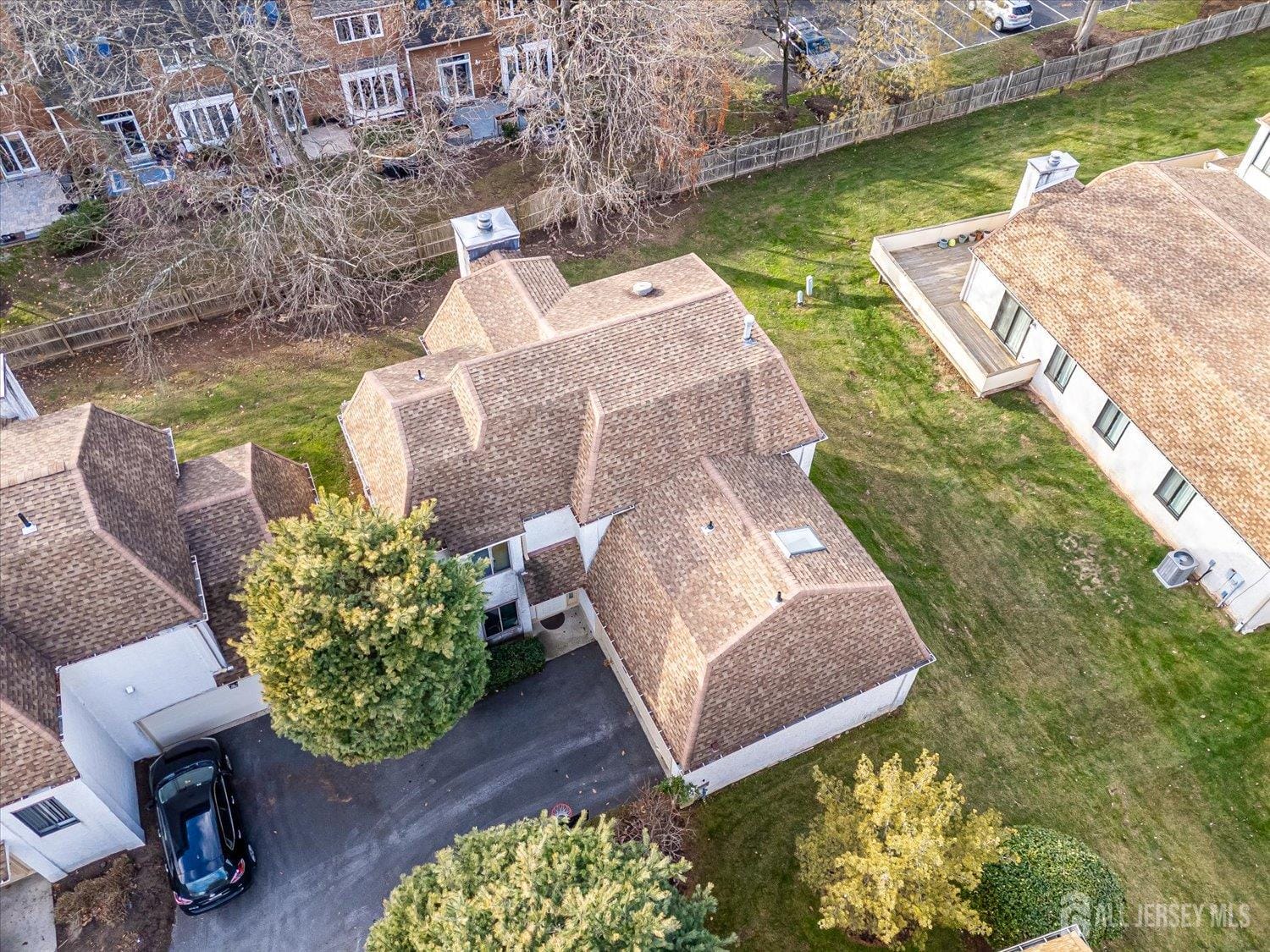 28 Nicole Terrace Image 4