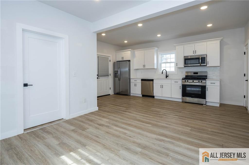 27 S 2nd Street, Fords, NJ, 08863 image 11