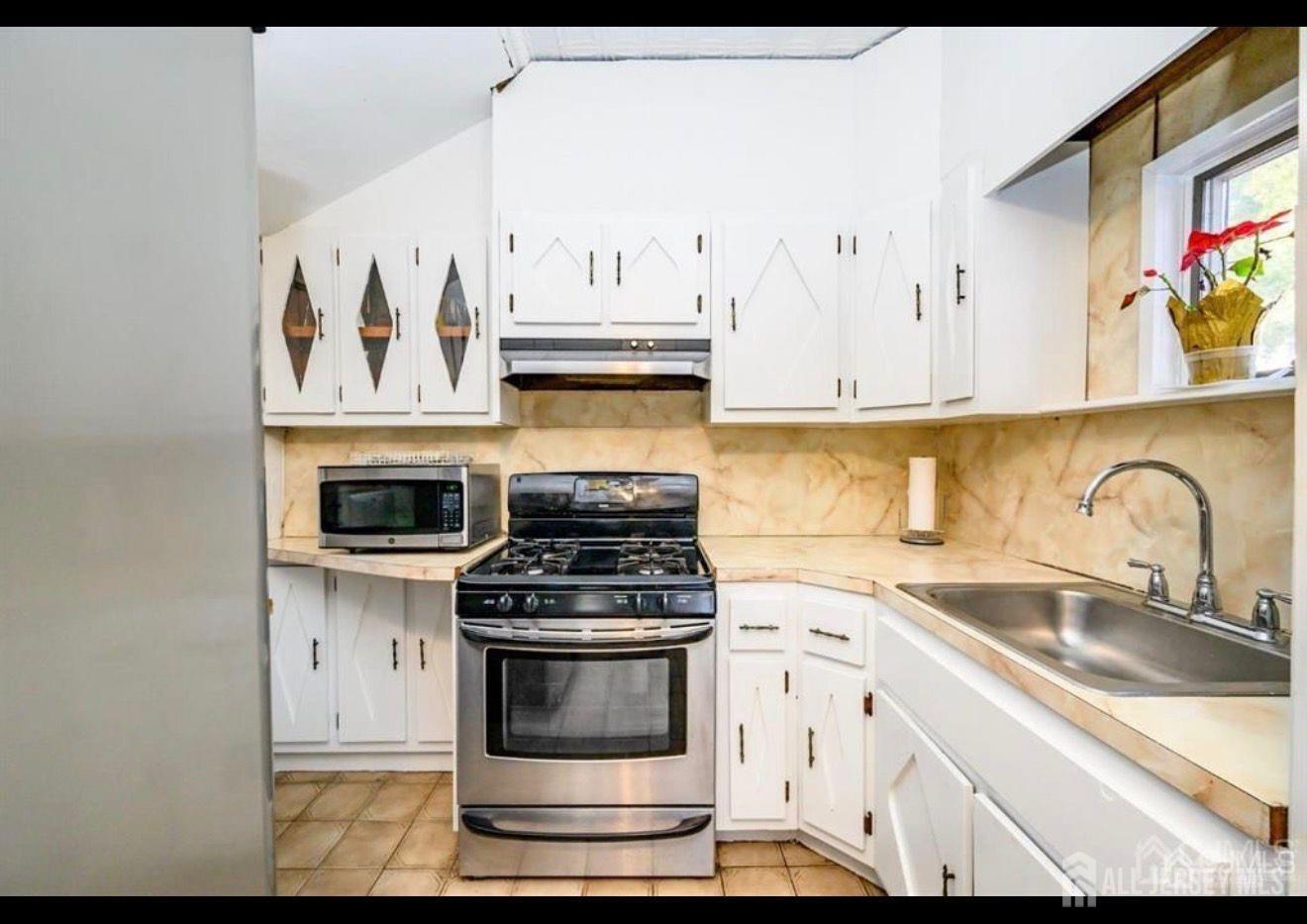 271 Woodbridge Avenue Image 5