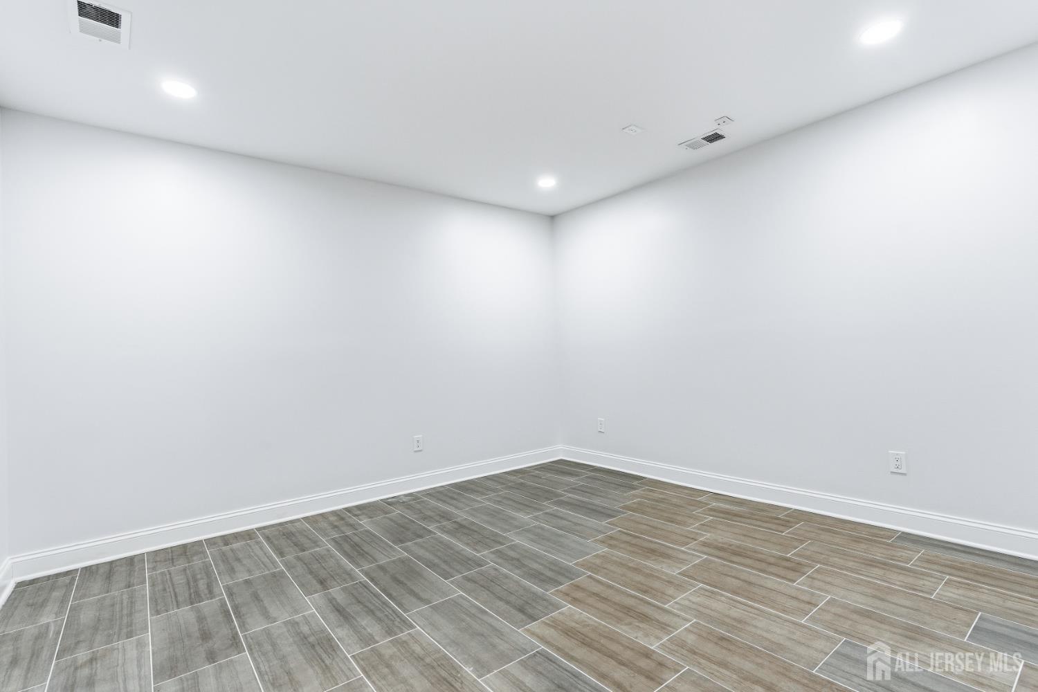 4 Hemlock Drive, Edison, NJ, 08820 image 51