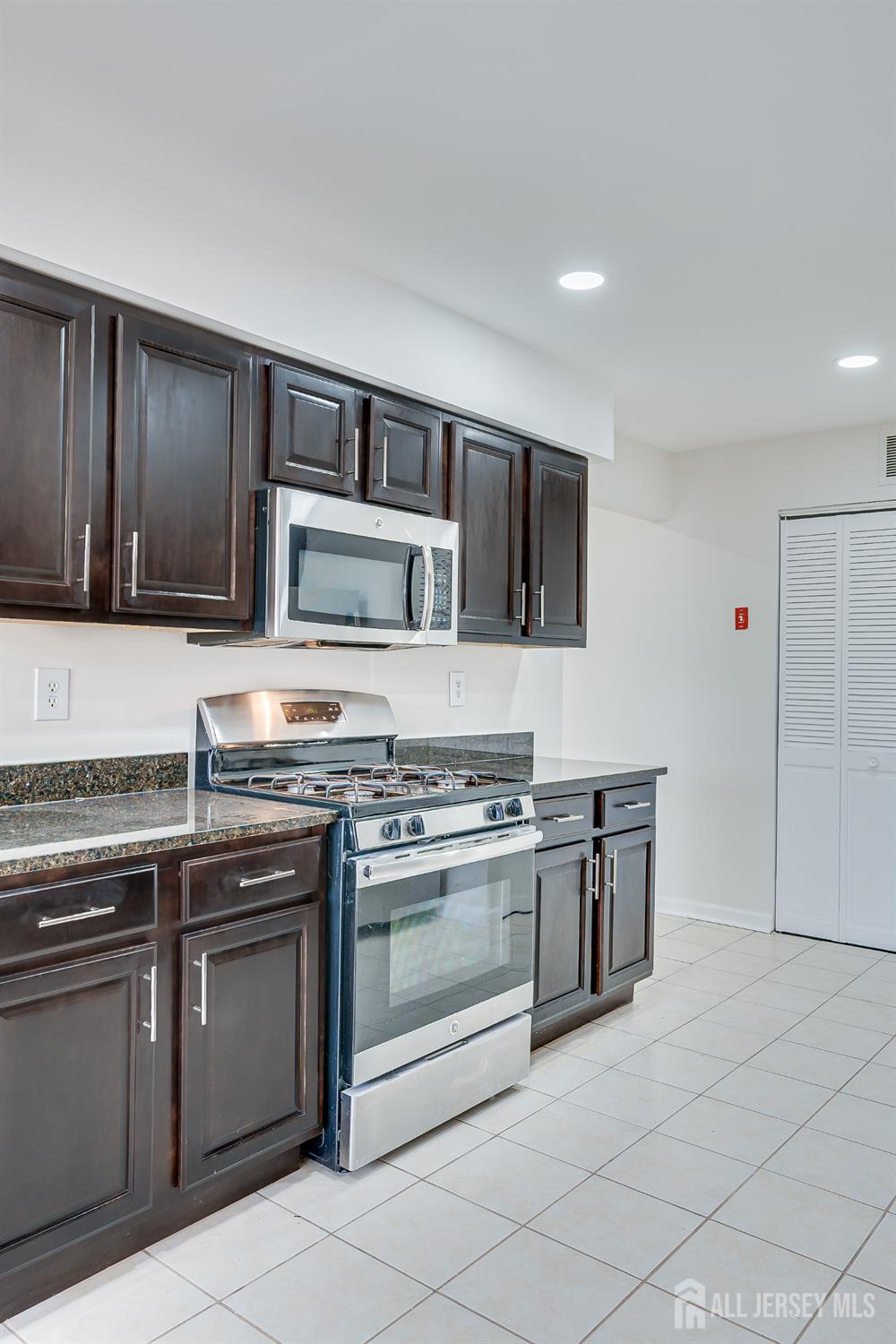 1314 Edison Glen Terrace, Edison, NJ, 08837 image 12