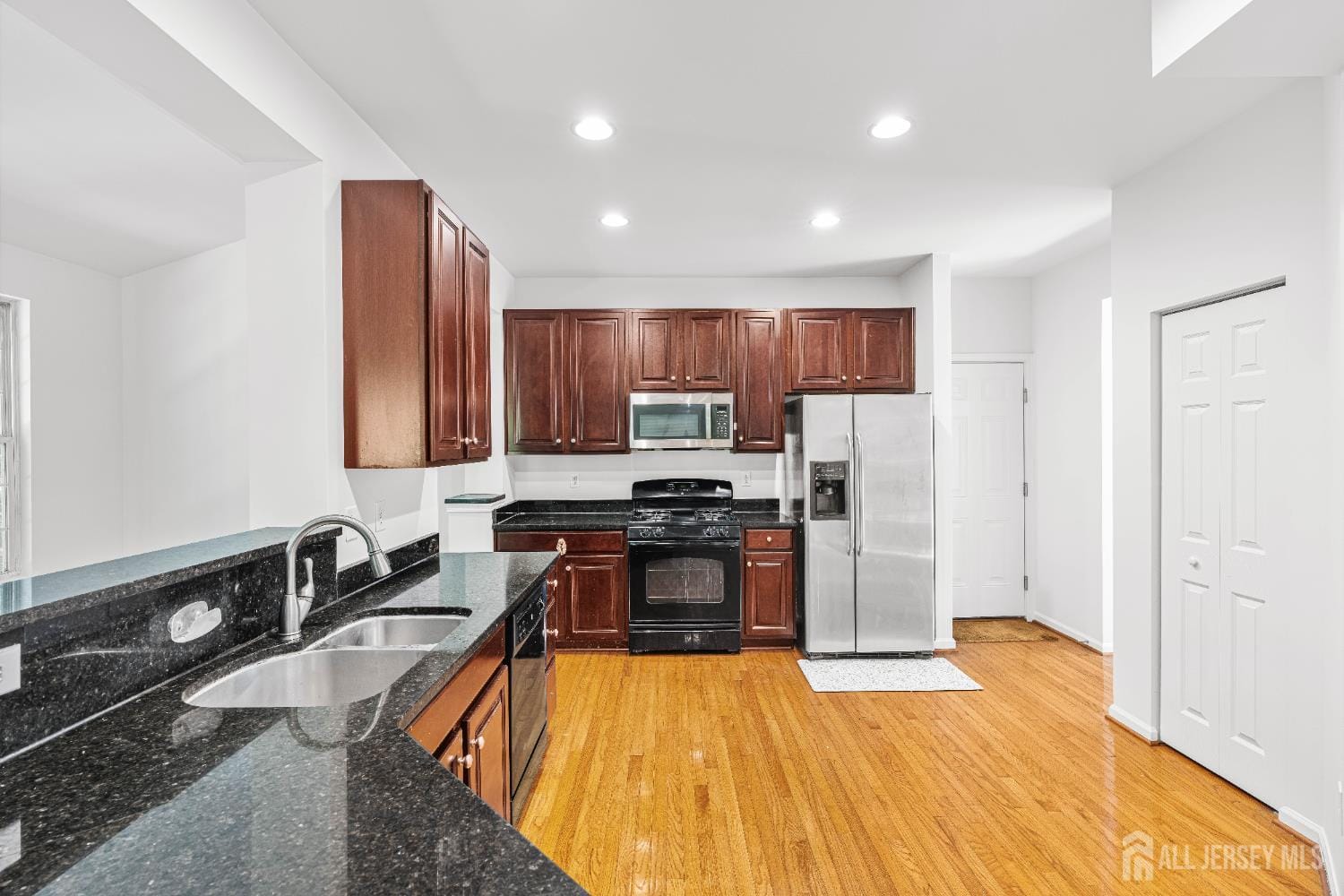 406 Arnold Drive, Florence, NJ, 08518 image 13