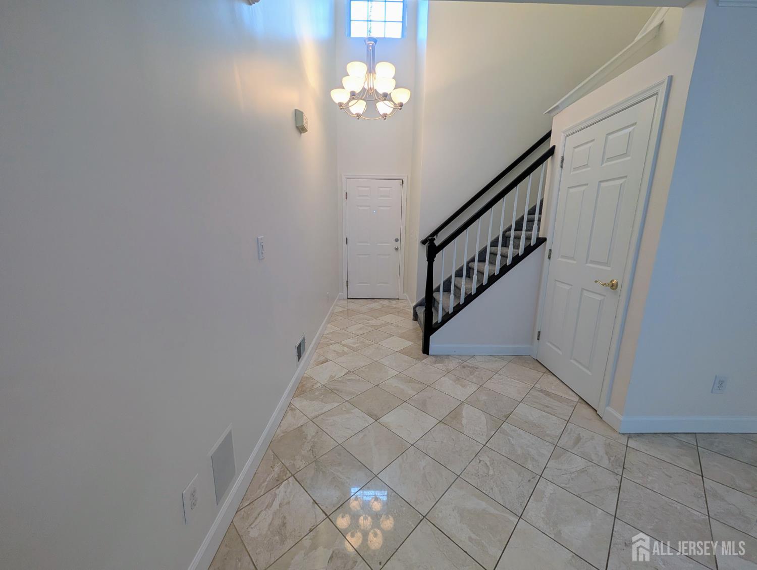 3038 King Court Image 4