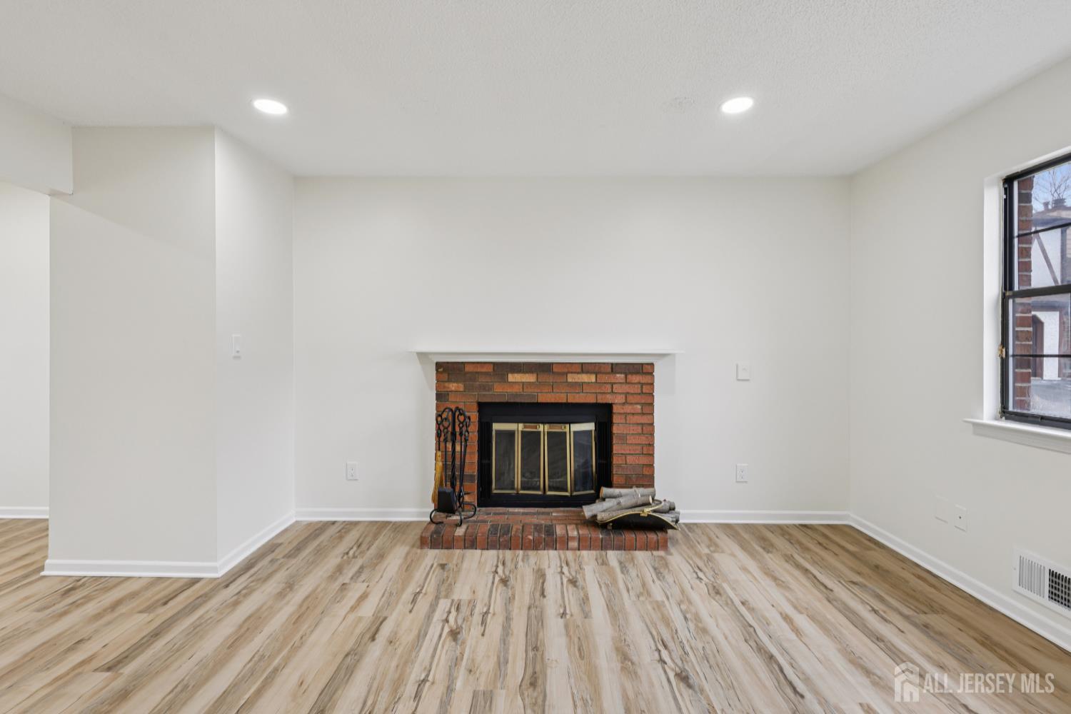 21 Wellington Court Image 3