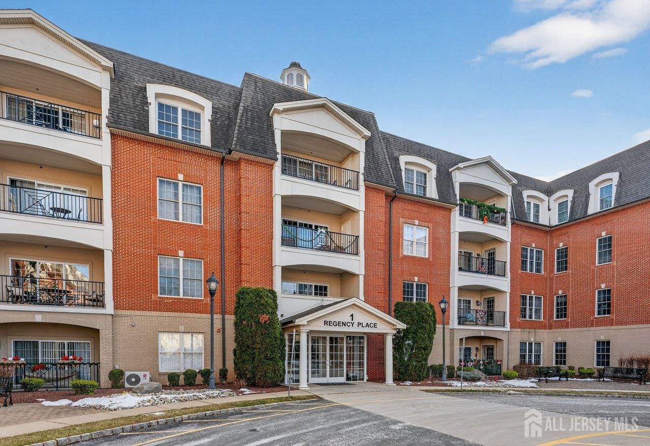 417 Regency Place Image 2