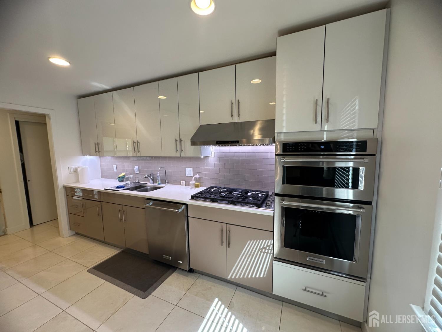 9 Holly Road, Iselin, NJ, 08830 image 11