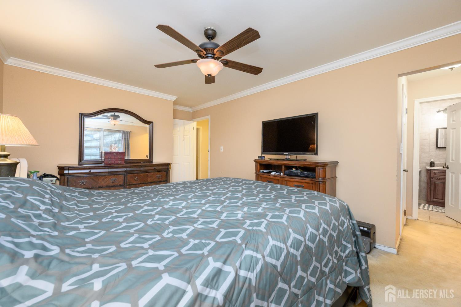 285 Nathan Court, Aberdeen, NJ, 07721 image 20