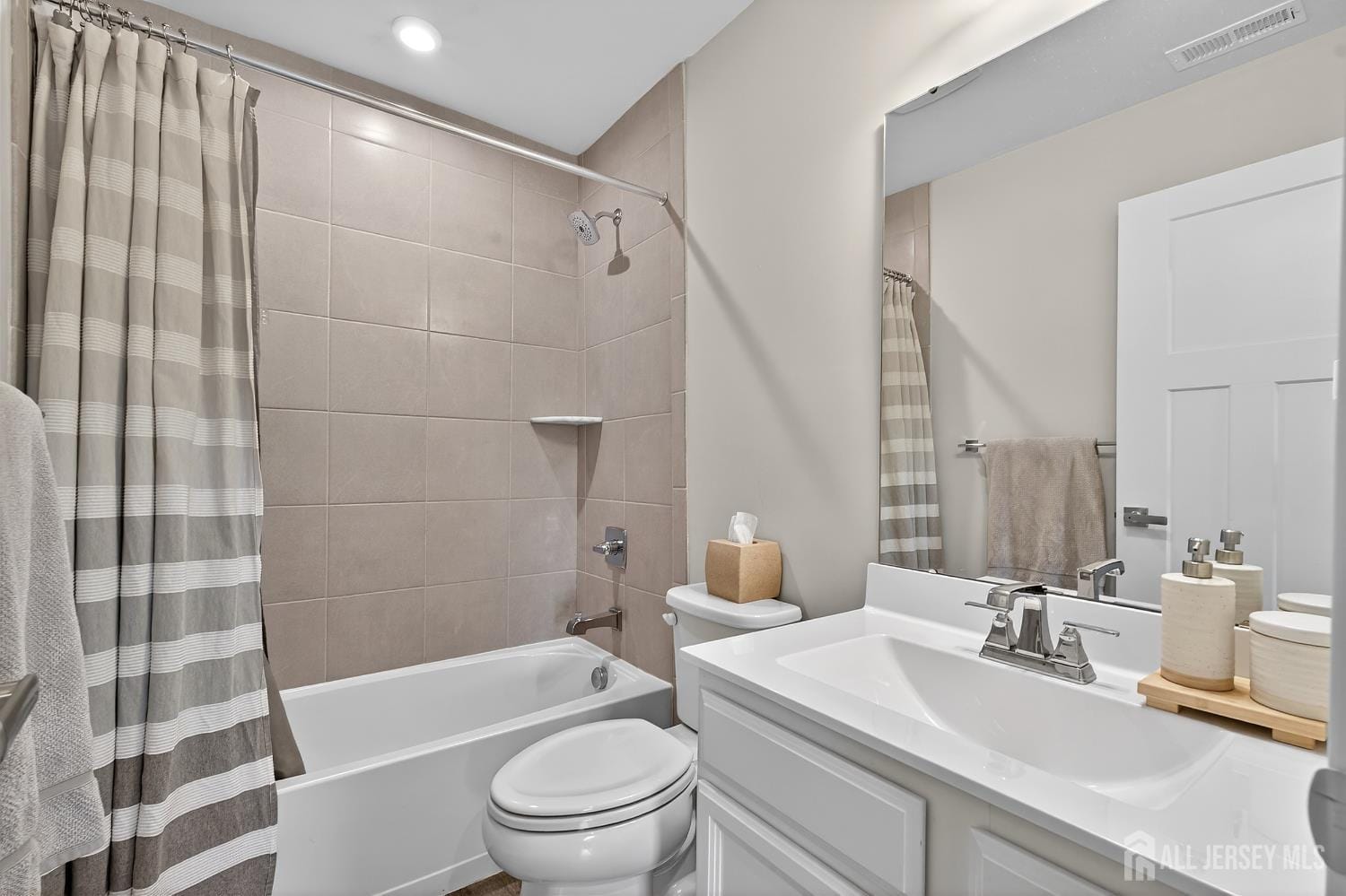 5 Athens Way, Aberdeen, NJ, 07721 image 22