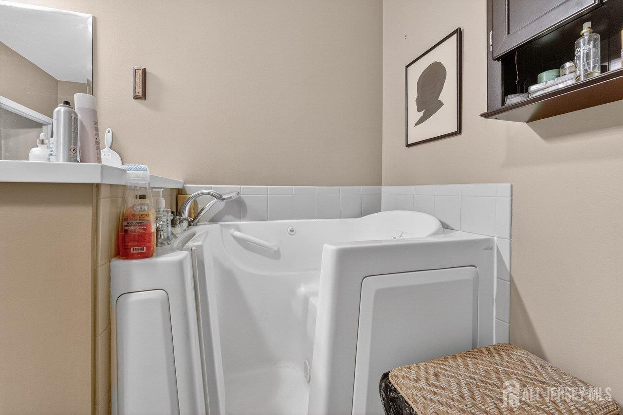 417 Regency Place, Woodbridge Proper, NJ, 07095 image 18