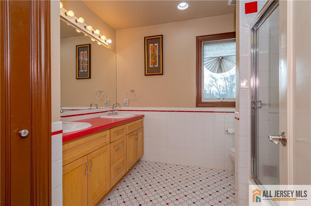 53 Princeton Avenue, Colonia, NJ, 07067 image 33