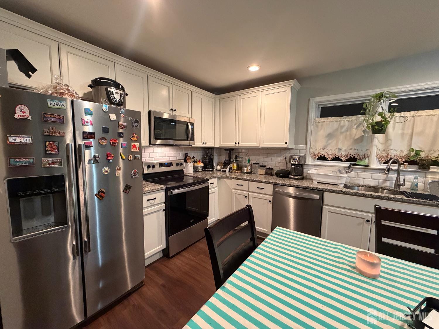 25 SIMPSON Street Image 2