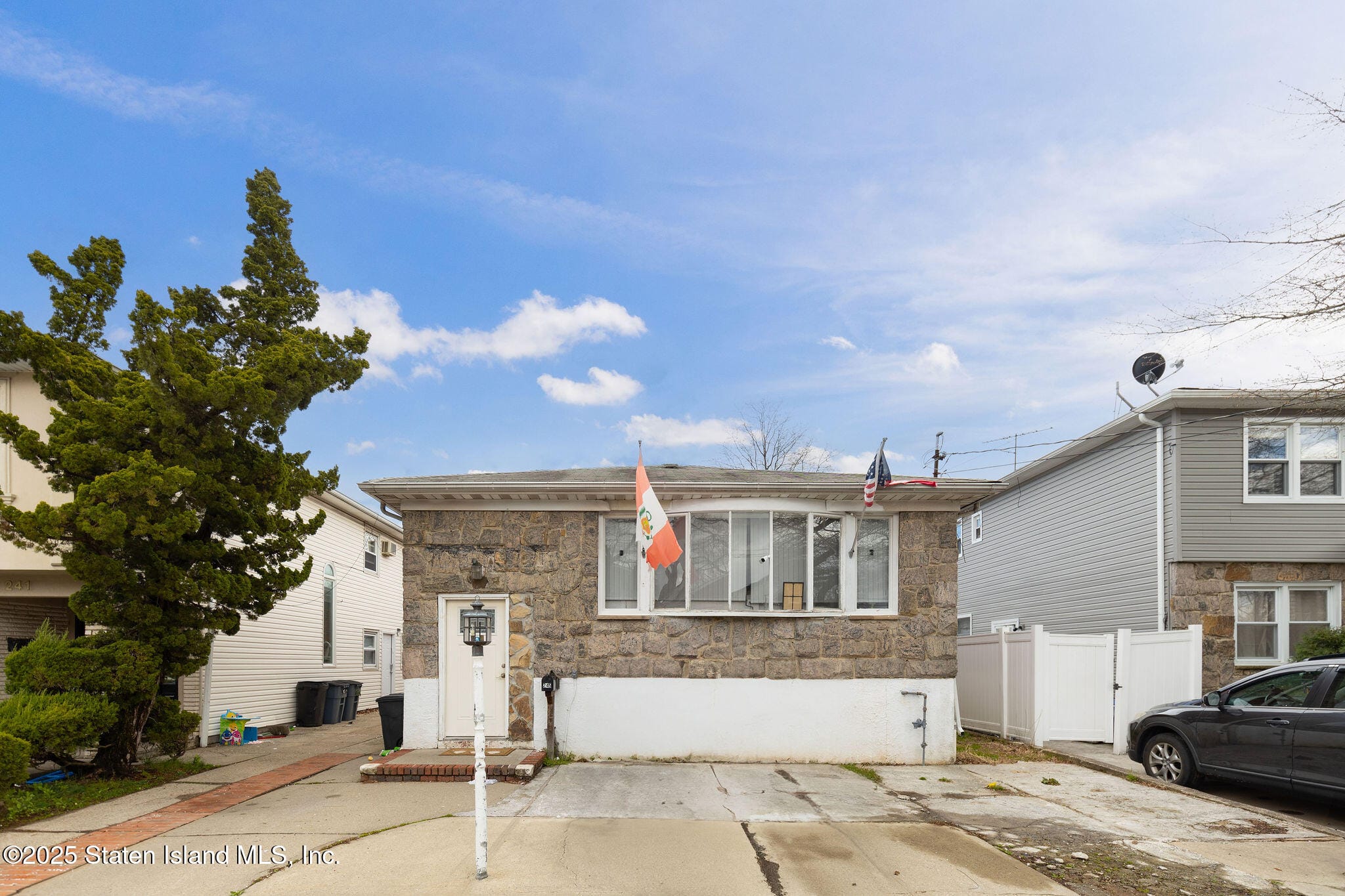 245 Martin Avenue Image 1