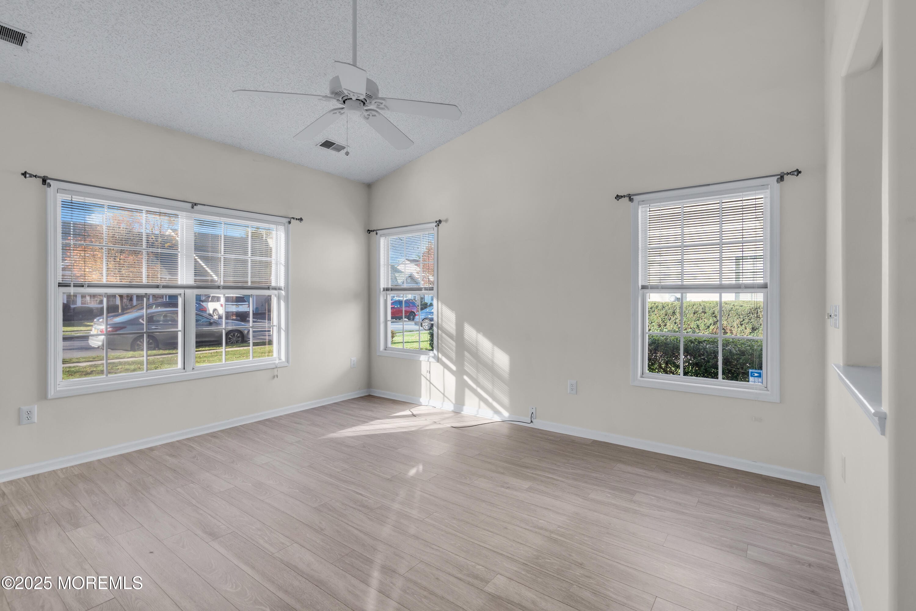 32 Riva Boulevard 2277 Image 4