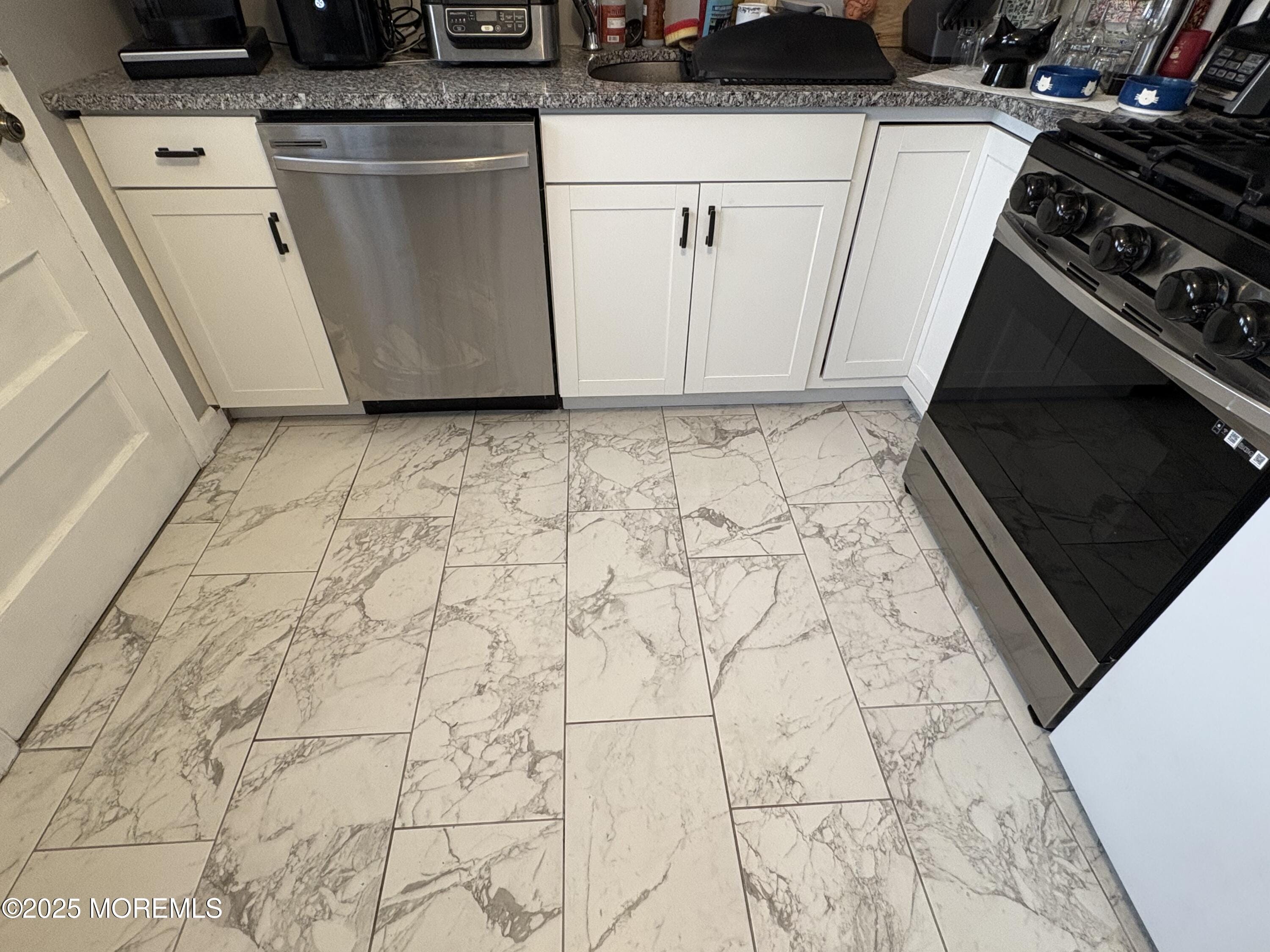 16 Laurel Place A Image 4