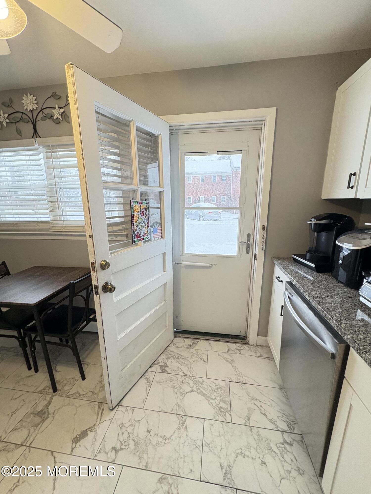 16 Laurel Place A Image 2