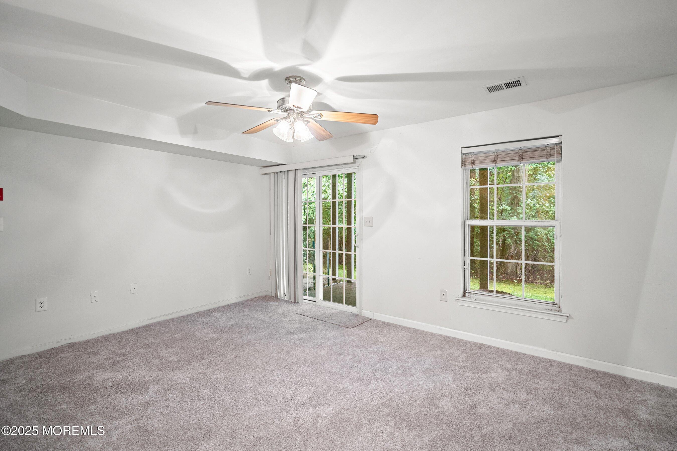 39 W Aspen Way, Aberdeen, NJ, 07747 image 21