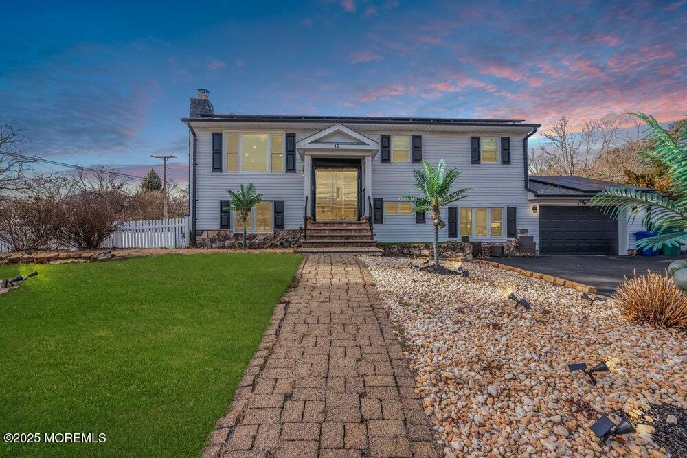 19 Beacon Street Image 3