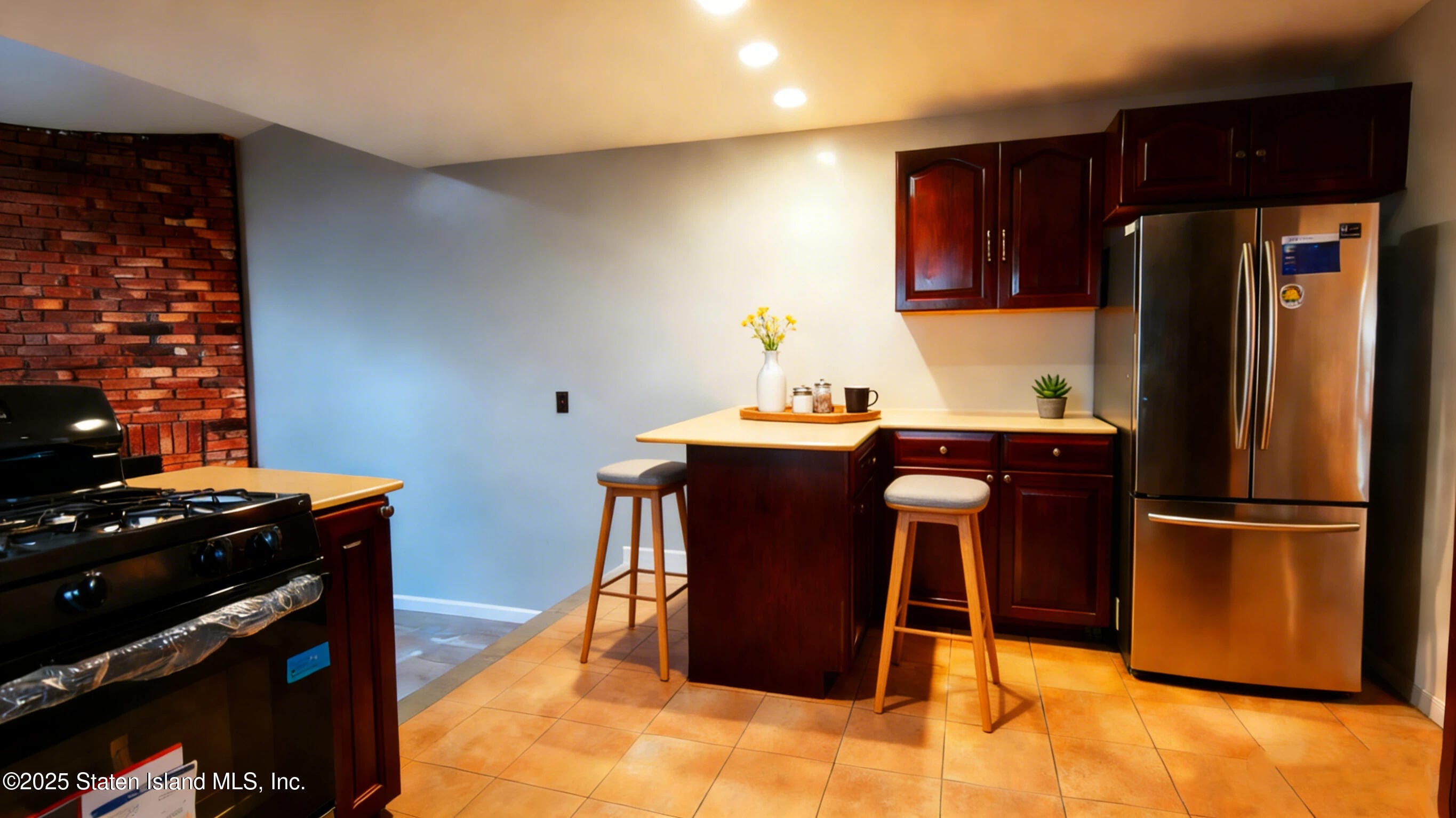 16 Travis Avenue Image 5