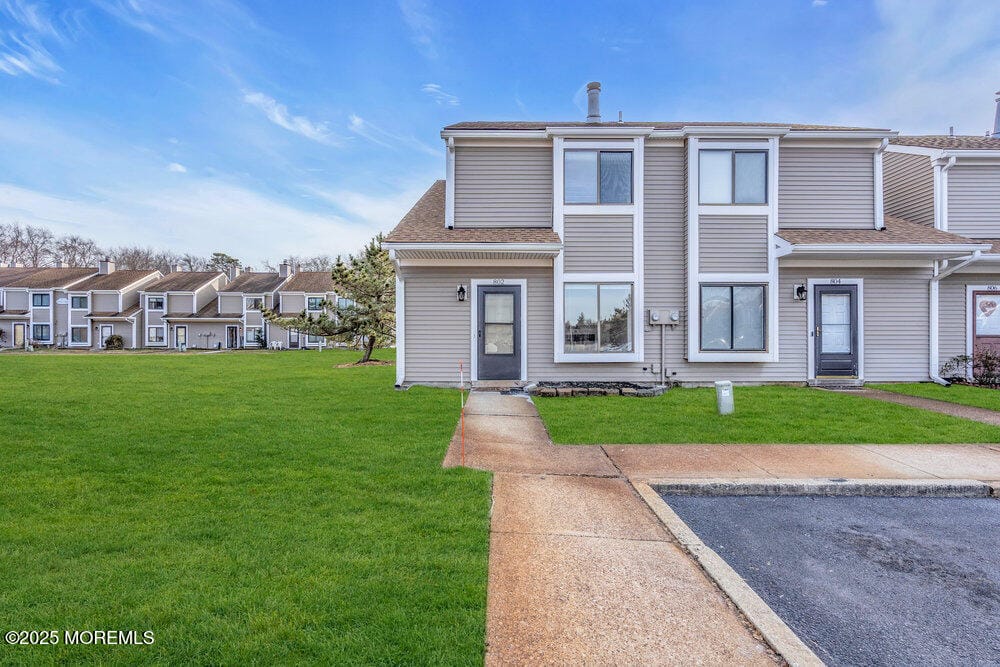 802 Sandra Place Image 2